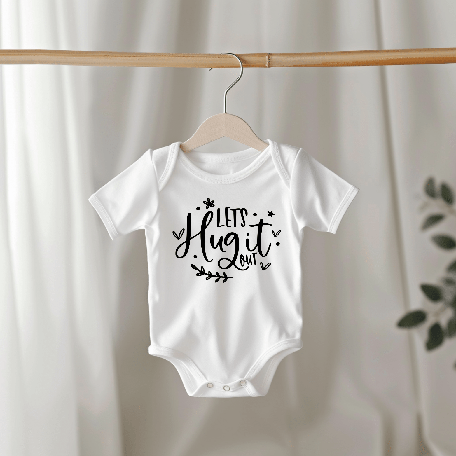 Babysfavourite.nl | Romper - Lets Hug it Out