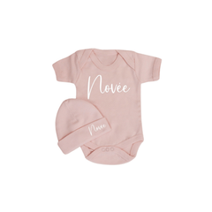 Babysfavourite.nl | Romper en Mutsje | Set met naam | Diverse Kleuren