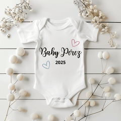 Babysfavourite.nl | Romper | Baby + naam + jaar en 2 hartjes